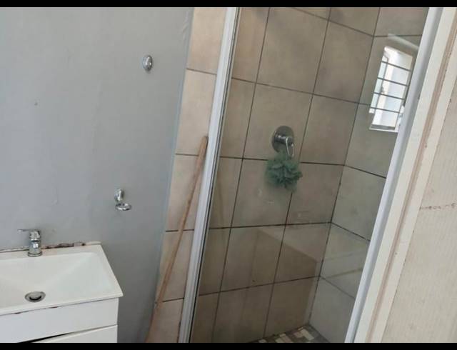 1 BEDROOM PROPERTY TO RENT IN ESSENWOOD